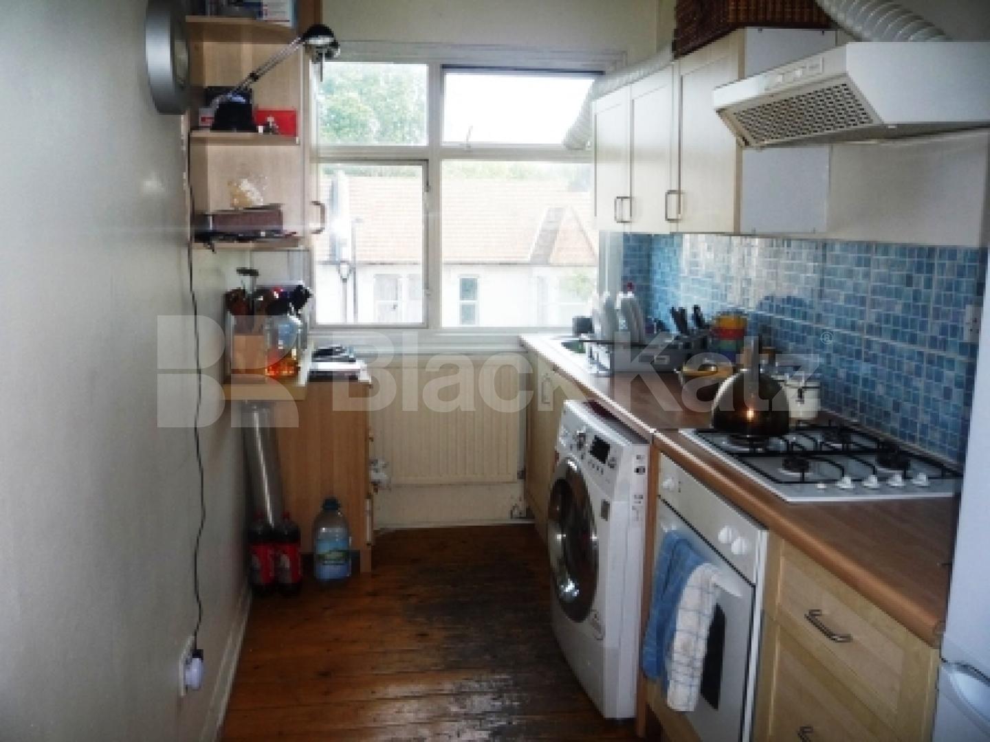 			2 Bedroom, 1 bath, 1 reception Flat			 Ferme Park Road, CROUCH END