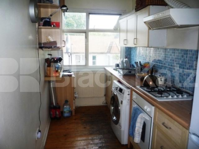 			2 Bedroom, 1 bath, 1 reception Flat			 Ferme Park Road, CROUCH END