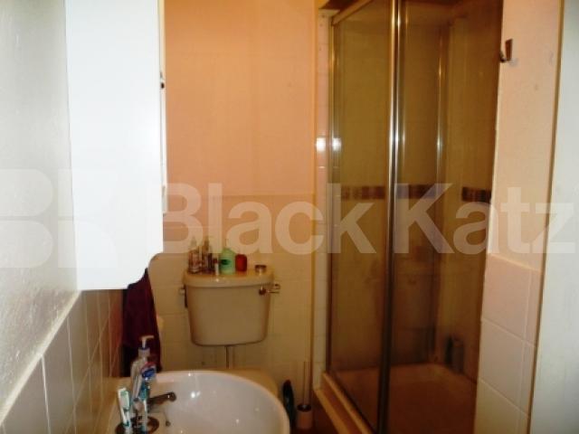 			2 Bedroom, 1 bath, 1 reception Flat			 Ferme Park Road, CROUCH END