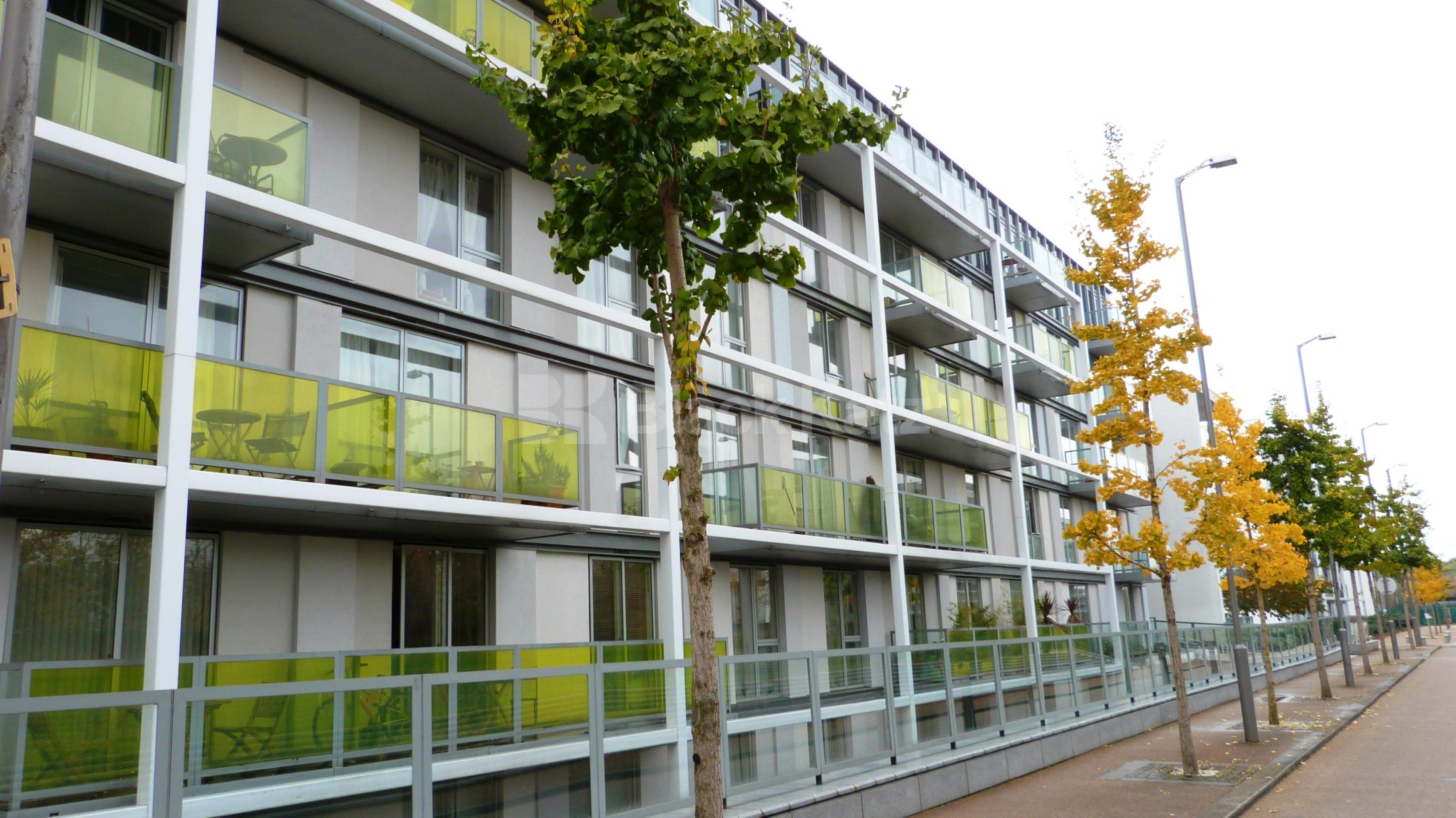 			NEW INSTRUCTION!, 1 Bedroom, 1 bath, 1 reception Flat			 New River Village, Hornsey high street N8