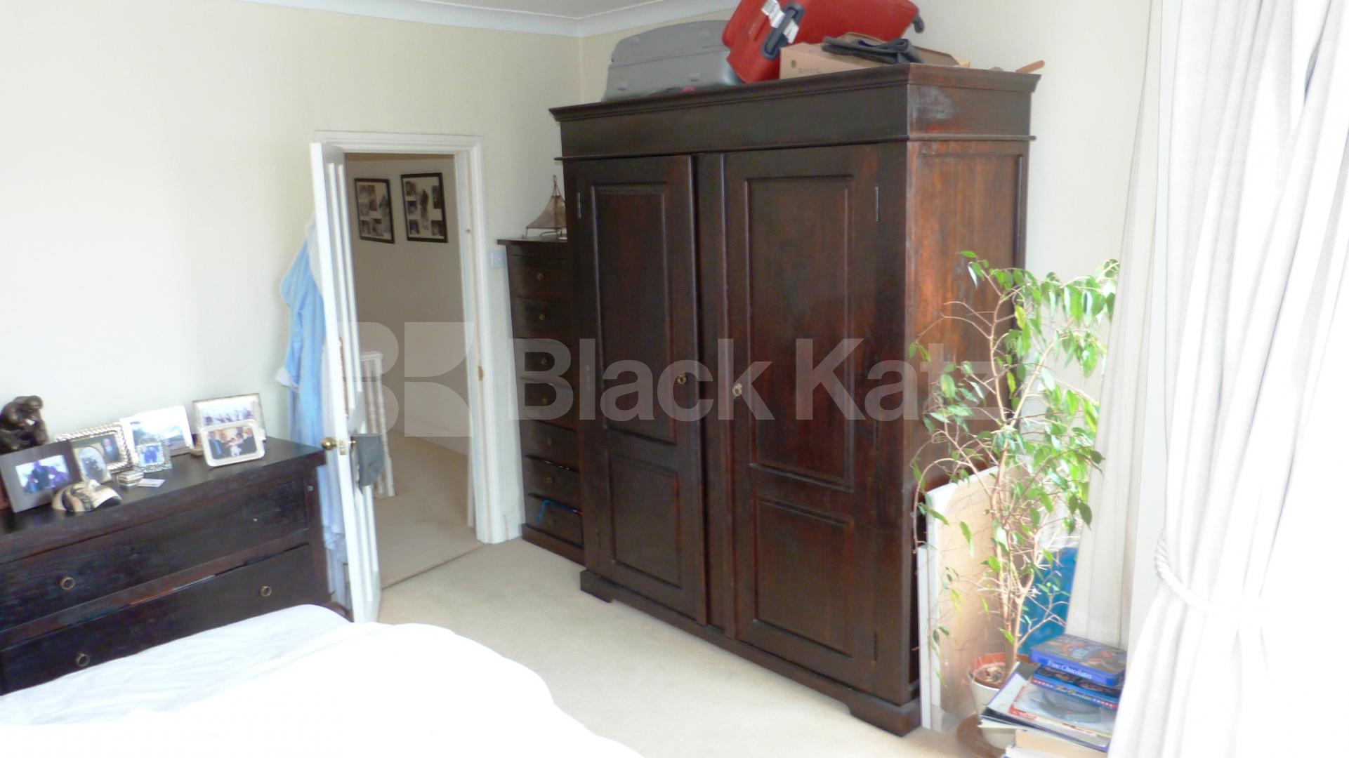 			3 Bedroom, 1 bath, 1 reception House			 Pembroke Road, Muswell Hill