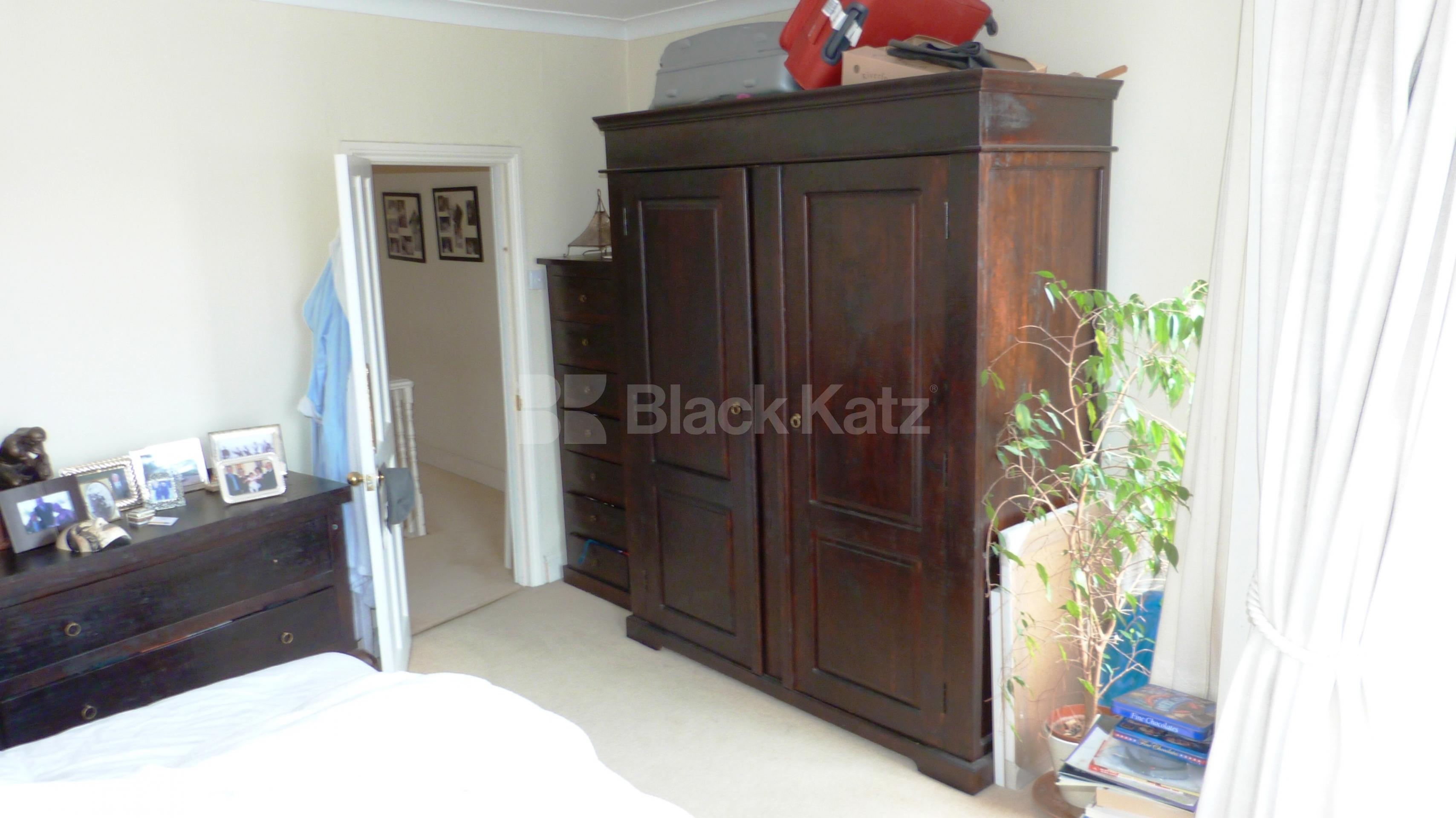 			3 Bedroom, 1 bath, 1 reception House			 Pembroke Road, Muswell Hill N10