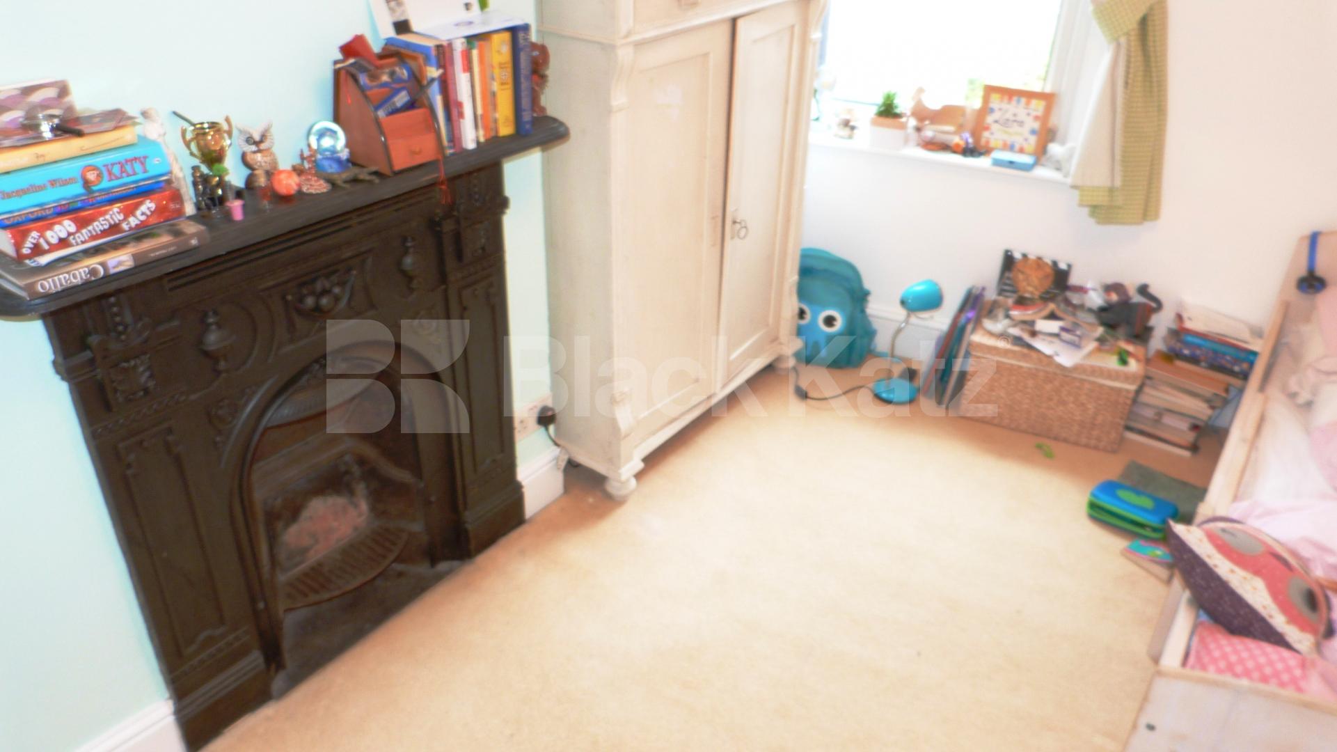 			3 Bedroom, 1 bath, 1 reception House			 Pembroke Road, Muswell Hill