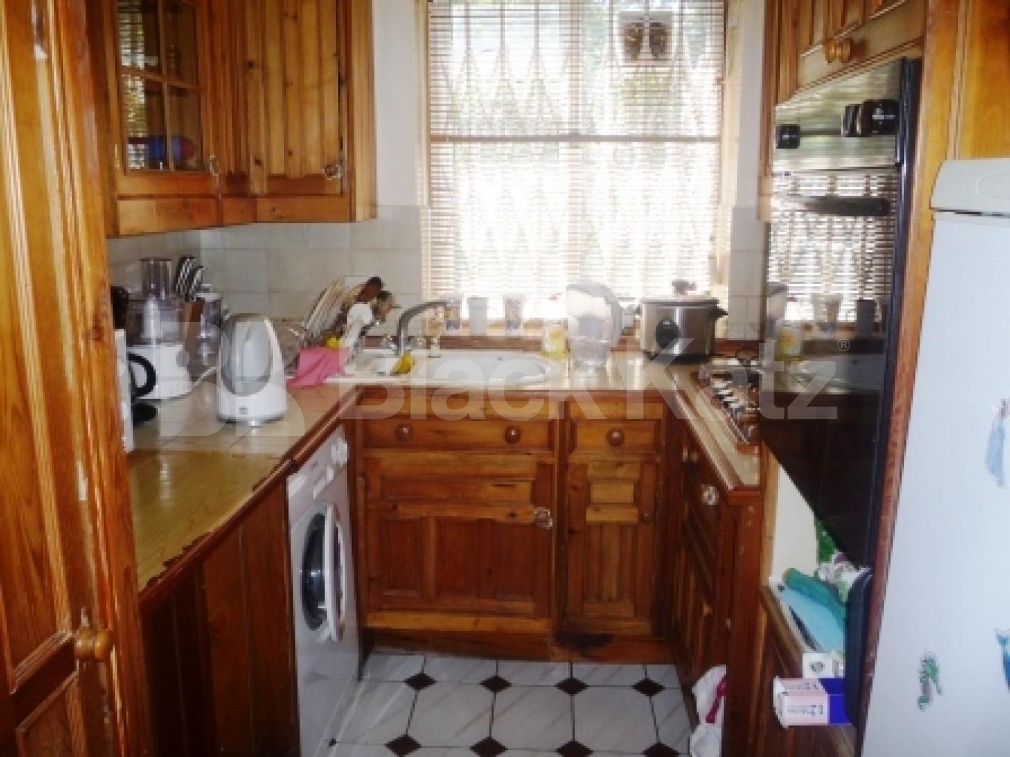 			2 Bedroom, 1 bath, 1 reception Flat			 East End Road, East Finchley