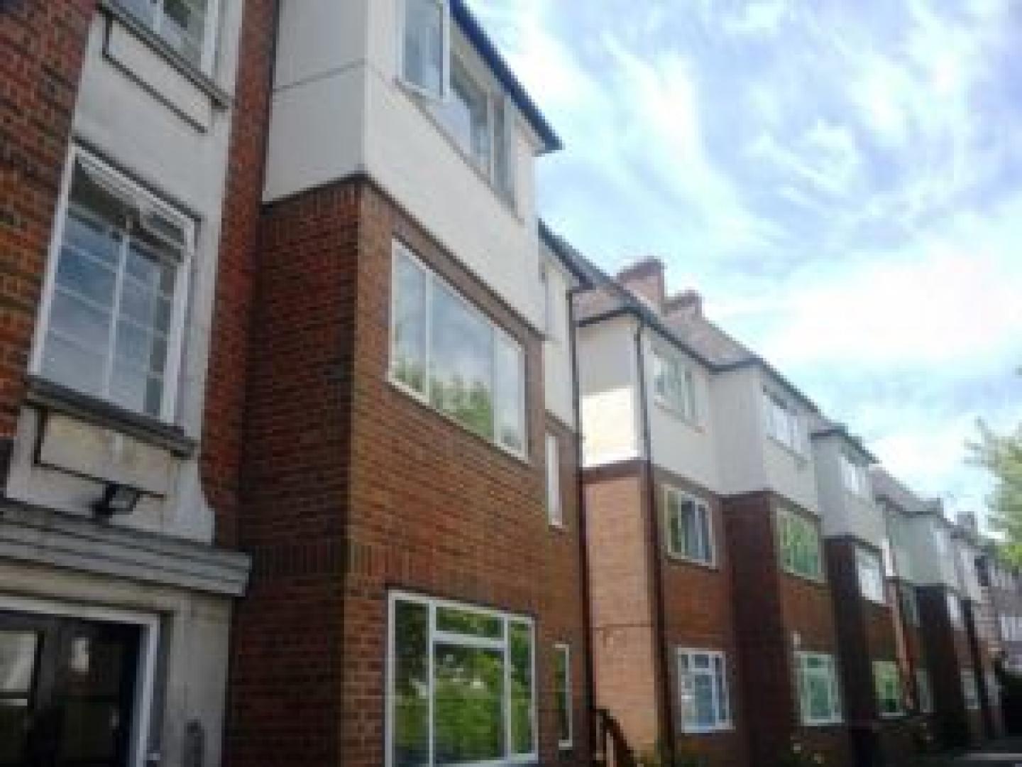 			2 Bedroom, 1 bath, 1 reception Flat			 East End Road, EAST FINCHLEY