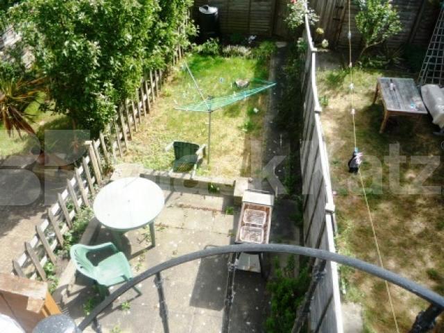 			3 Bedroom, 1 bath, 1 reception Flat			 Stonard Road, PALMERS GREEN