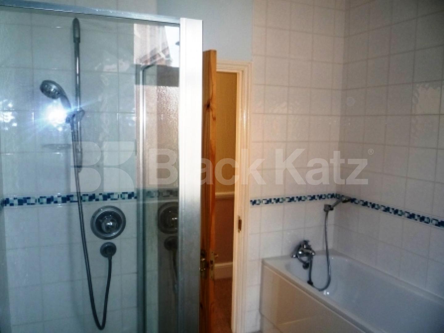 			3 Bedroom, 1 bath, 1 reception Flat			 Stonard Road, PALMERS GREEN