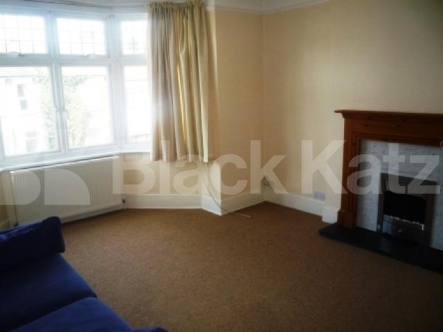 			3 Bedroom, 1 bath, 1 reception Flat			 Stonard Road, PALMERS GREEN