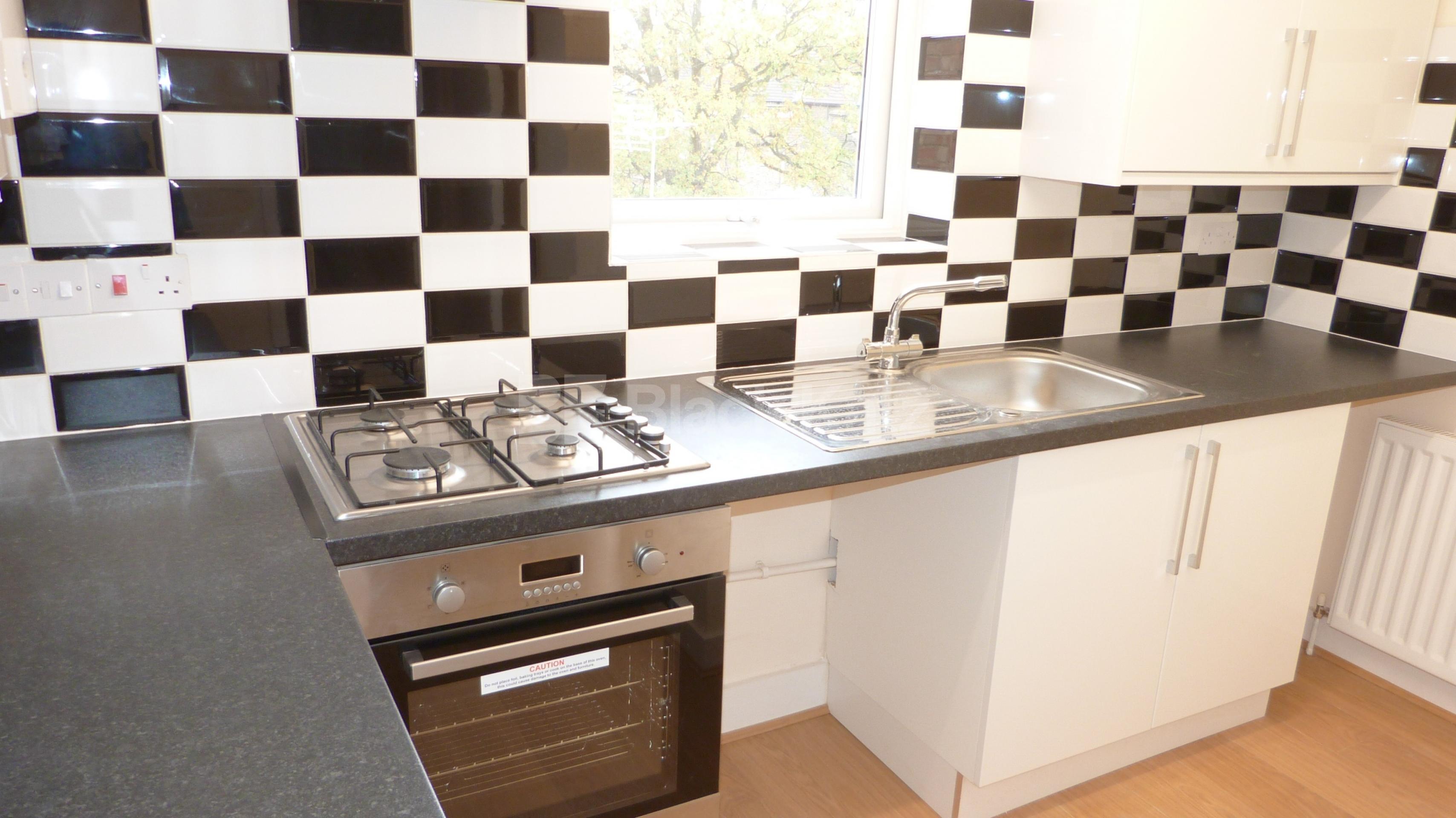 			3 Bedroom, 1 bath, 1 reception Flat			 West Green Road, Seven Sisters N15