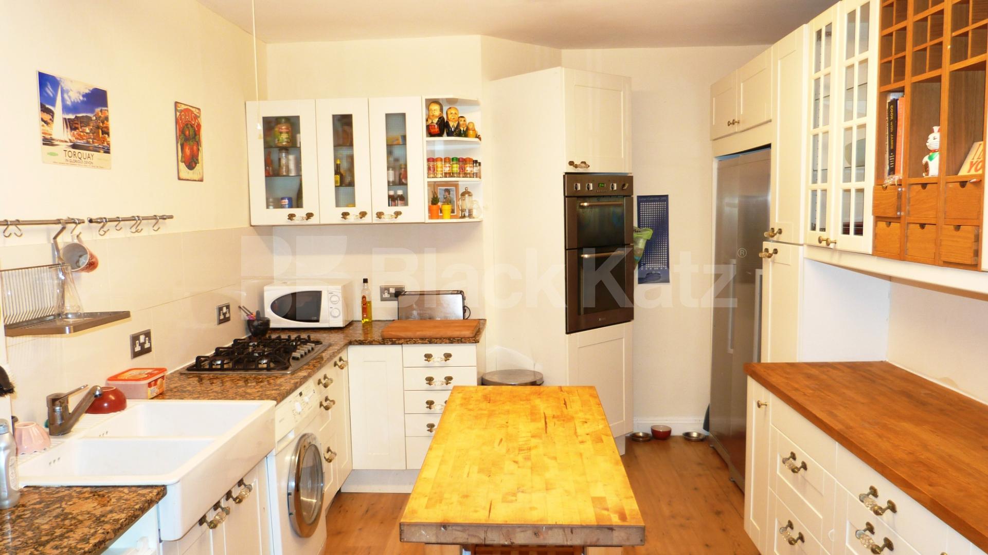 			Amazing Garden Flat !, 1 Bedroom, 1 bath, 1 reception Ground Floor Flat			 Maidstone Road, BOUNDS GREEN, N11