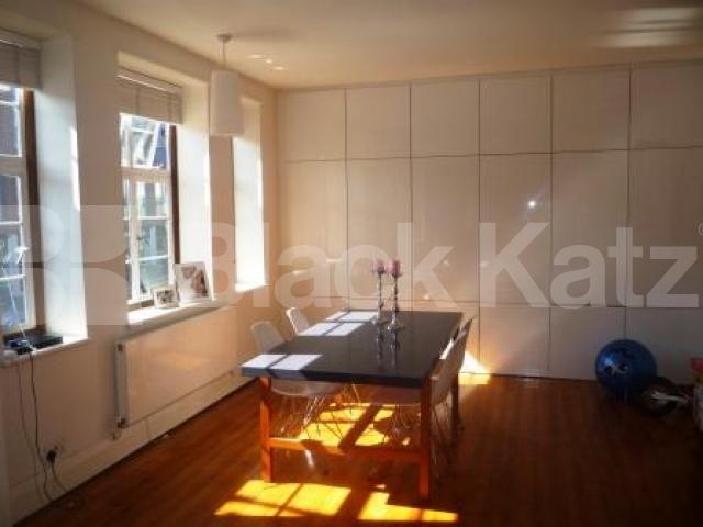 			2 Bedroom, 1 bath, 1 reception Flat			 Crouch End Hill, Crouch End