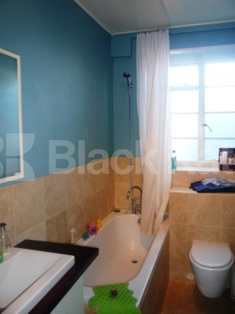 			2 Bedroom, 1 bath, 1 reception Flat			 Crouch End Hill, Crouch End