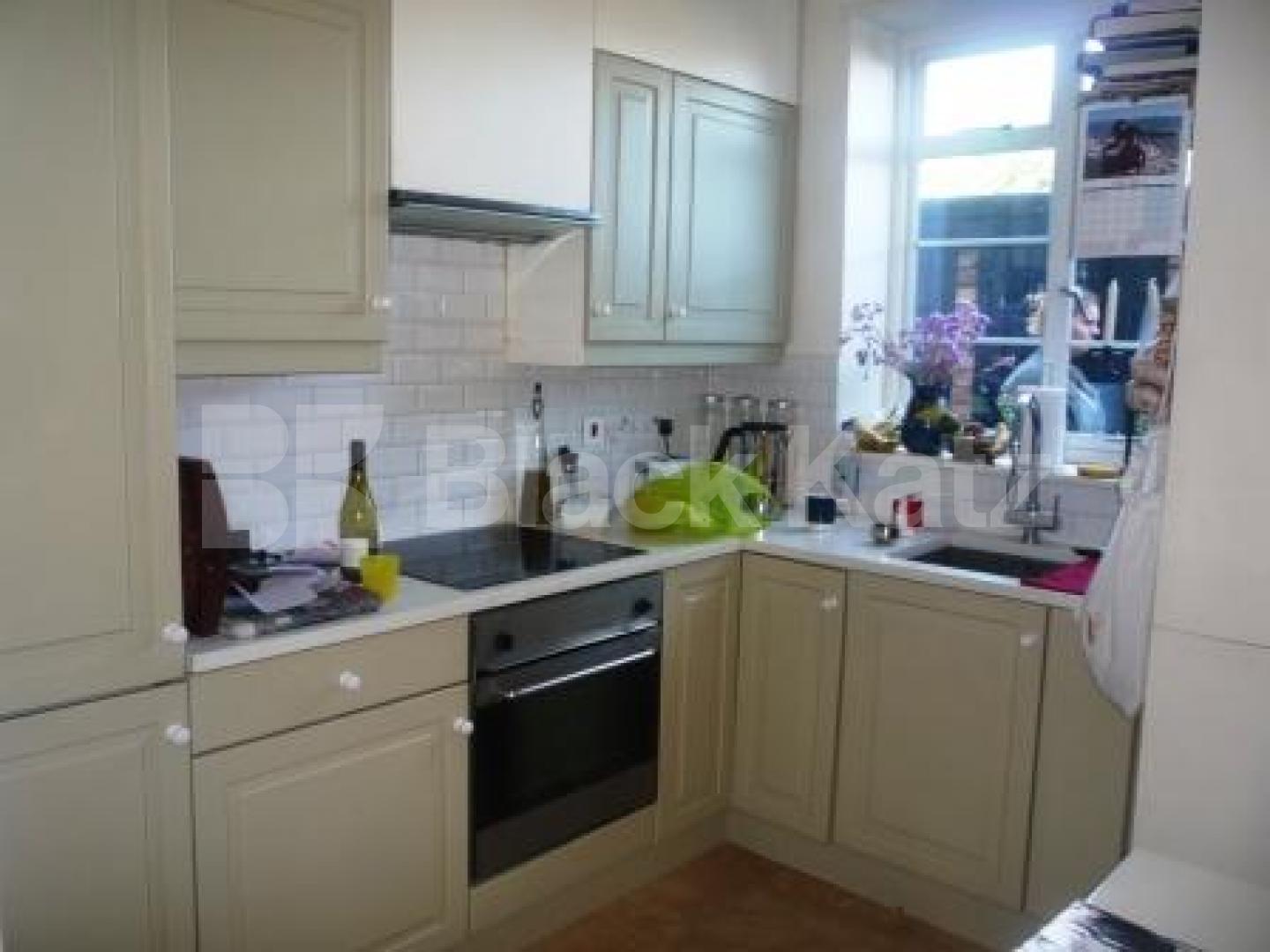 			2 Bedroom, 1 bath, 1 reception Flat			 Crouch End Hill, Crouch End