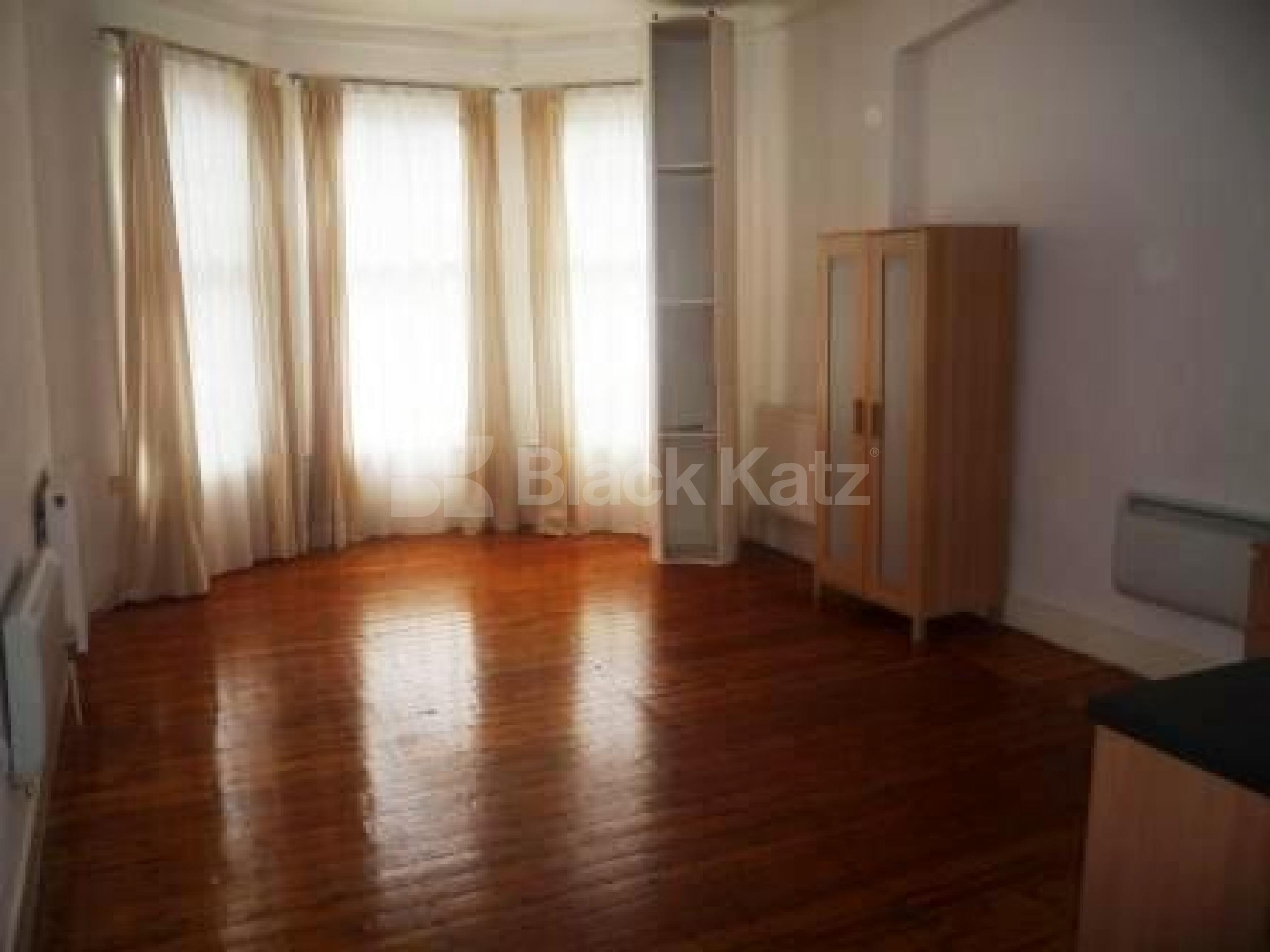 			Studio Apartment, 1 bath, 1 reception Studio			 Wellfield Avenue, MUSWELL HILL N10