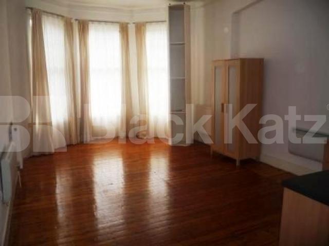 			Studio Apartment, 1 bath, 1 reception Studio			 Wellfield Avenue, MUSWELL HILL