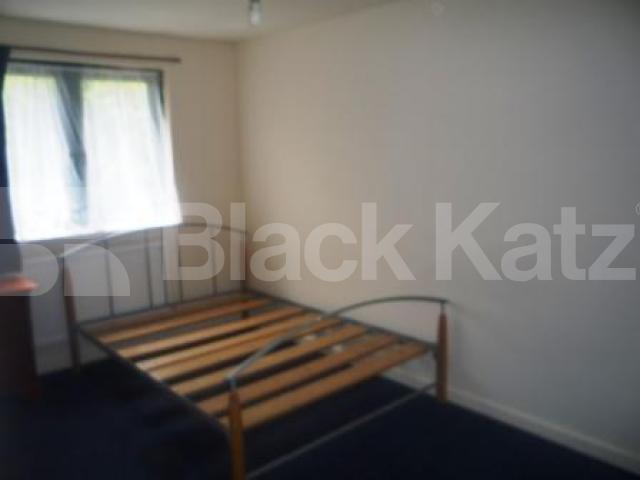 			3 Bedroom, 1 bath, 1 reception Terraced House			 Miles Road, Hornsey