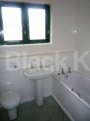 			3 Bedroom, 1 bath, 1 reception Terraced House			 Miles Road, Hornsey