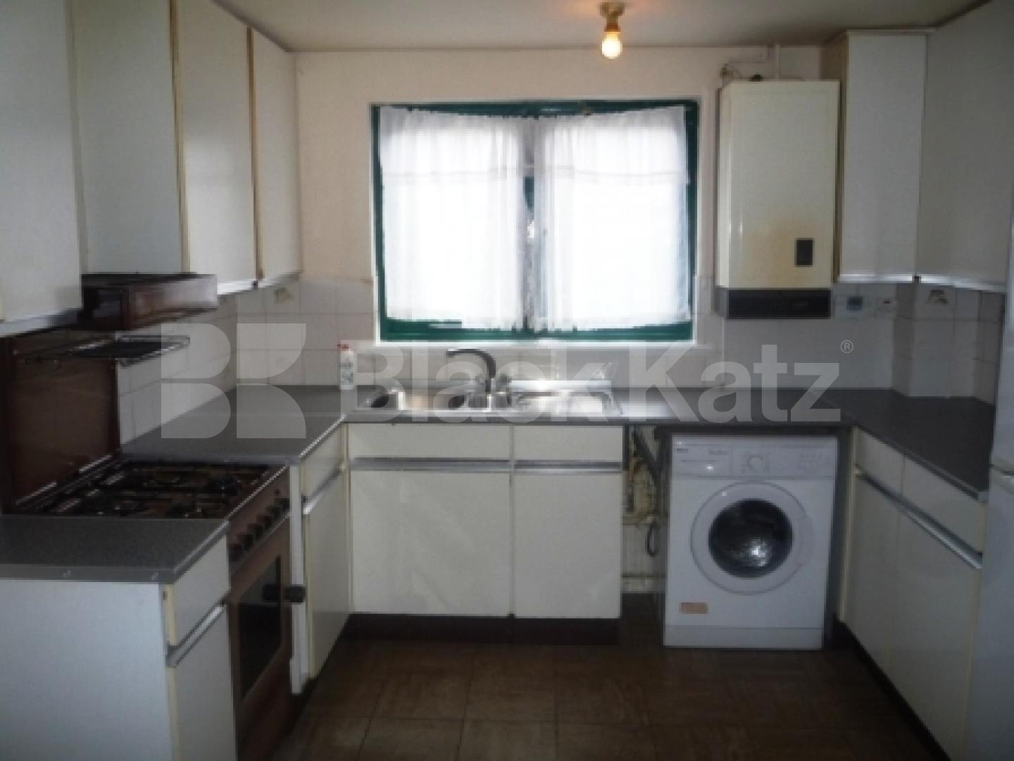 			3 Bedroom, 1 bath, 1 reception Terraced House			 Miles Road, Hornsey