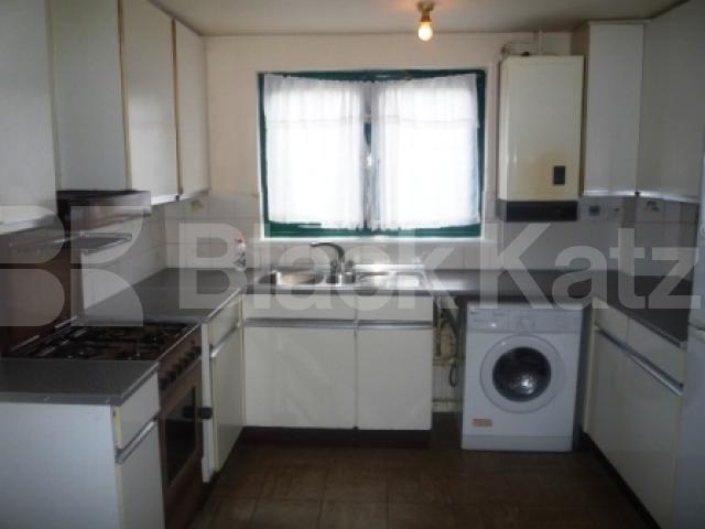 			3 Bedroom, 1 bath, 1 reception Terraced House			 Miles Road, Hornsey