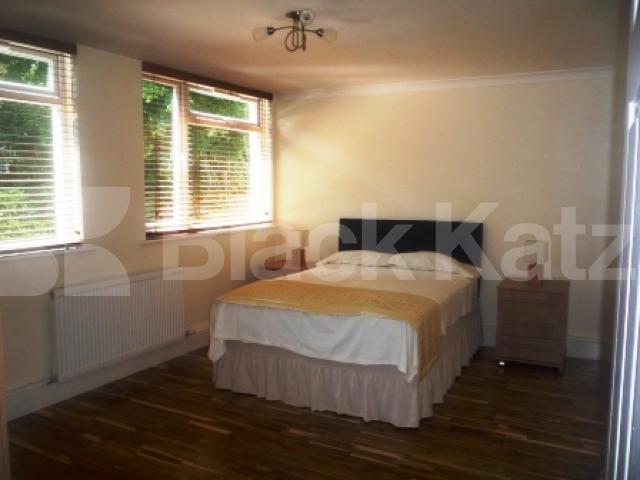 			1 Bedroom, 1 bath, 1 reception Flat			 Hornsey Lane Gardens, HIGHGATE