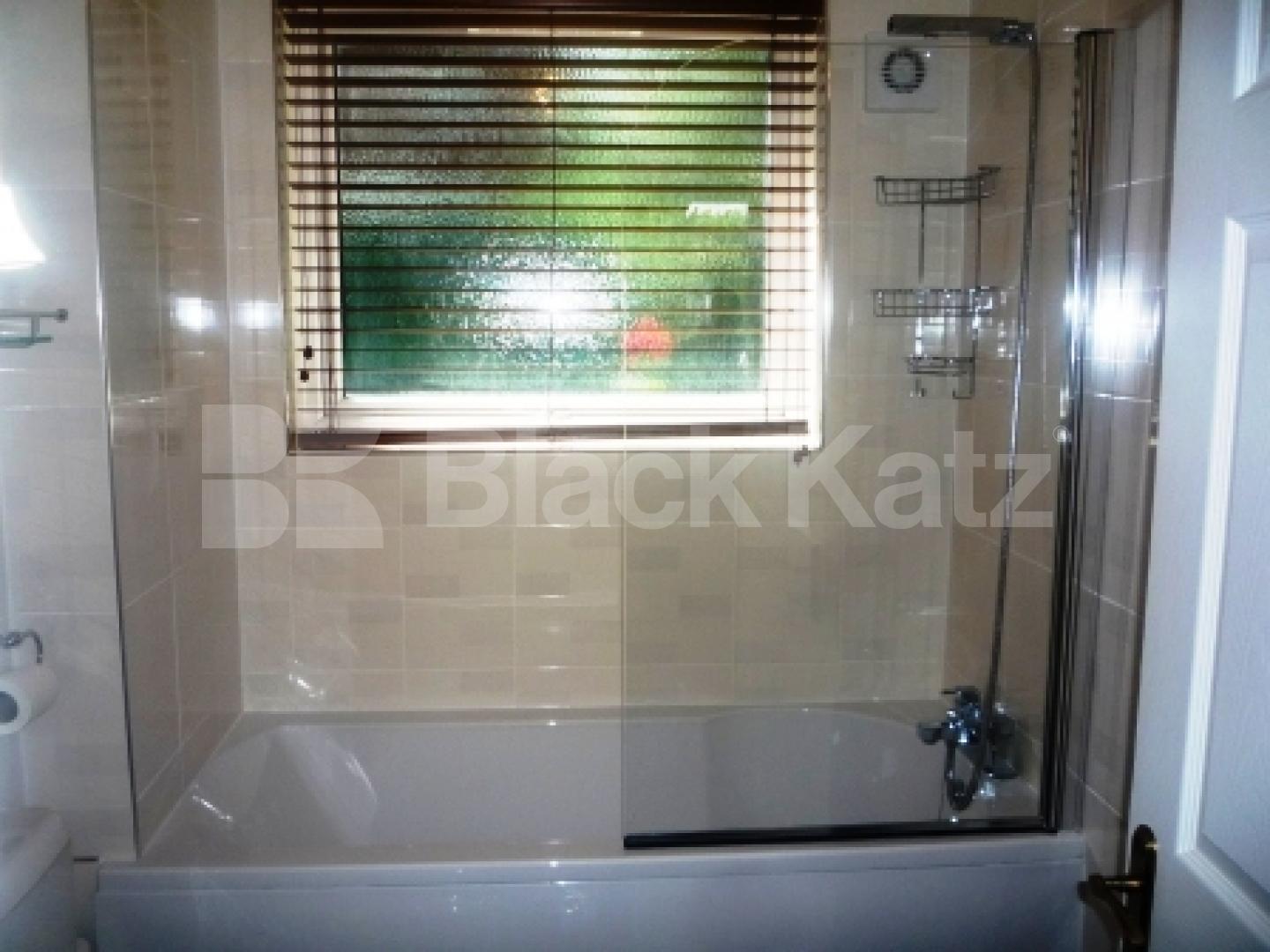 			1 Bedroom, 1 bath, 1 reception Flat			 Hornsey Lane Gardens, HIGHGATE