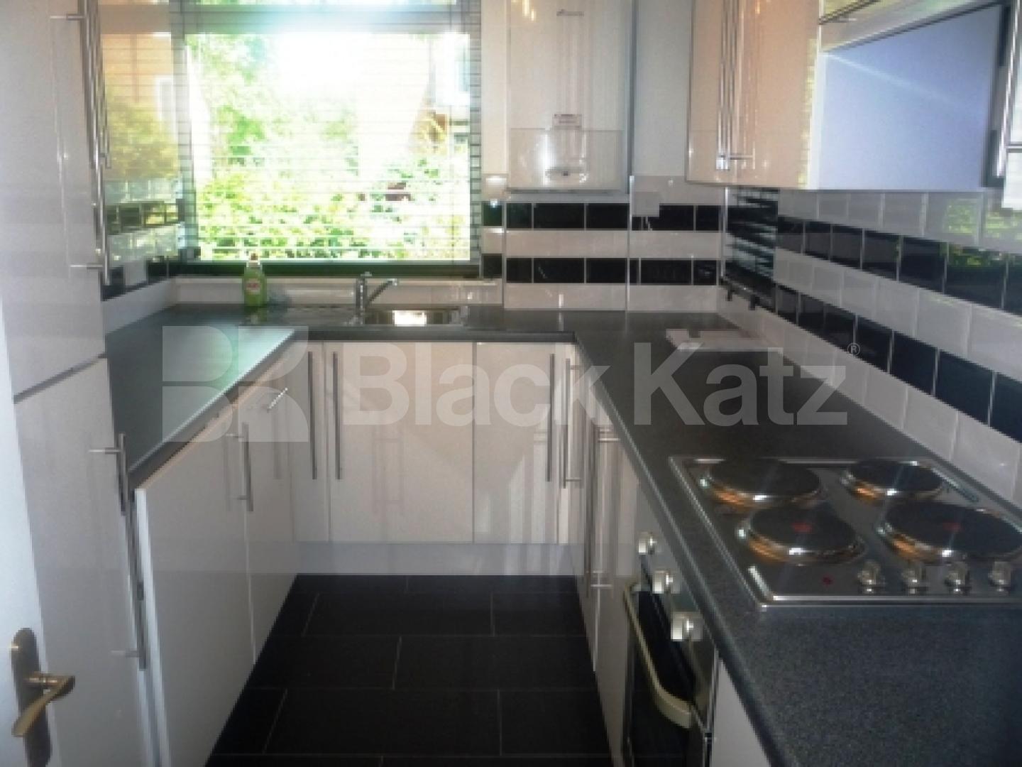 			1 Bedroom, 1 bath, 1 reception Flat			 Hornsey Lane Gardens, HIGHGATE