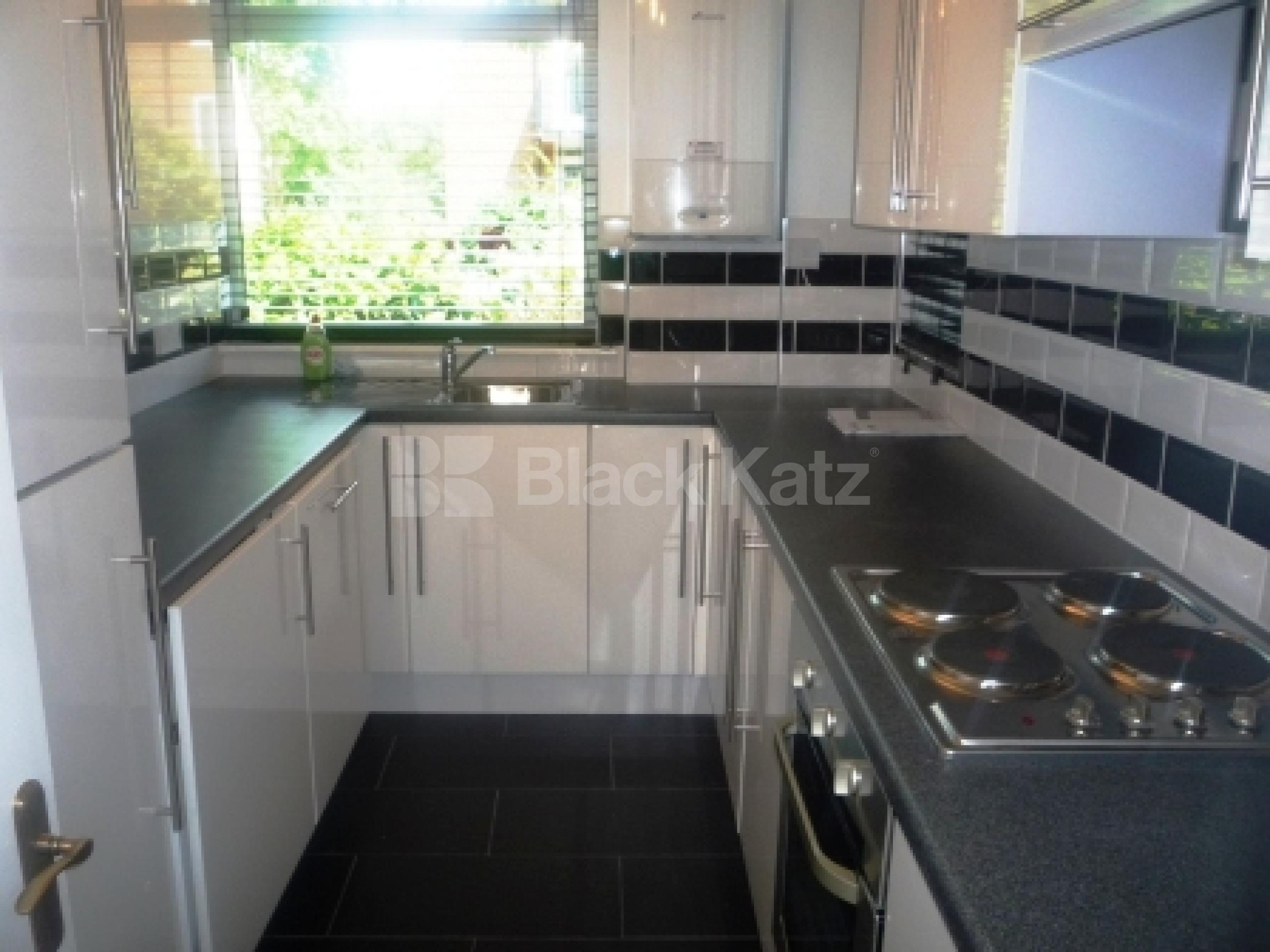			1 Bedroom, 1 bath, 1 reception Flat			 Hornsey Lane Gardens, HIGHGATE N6