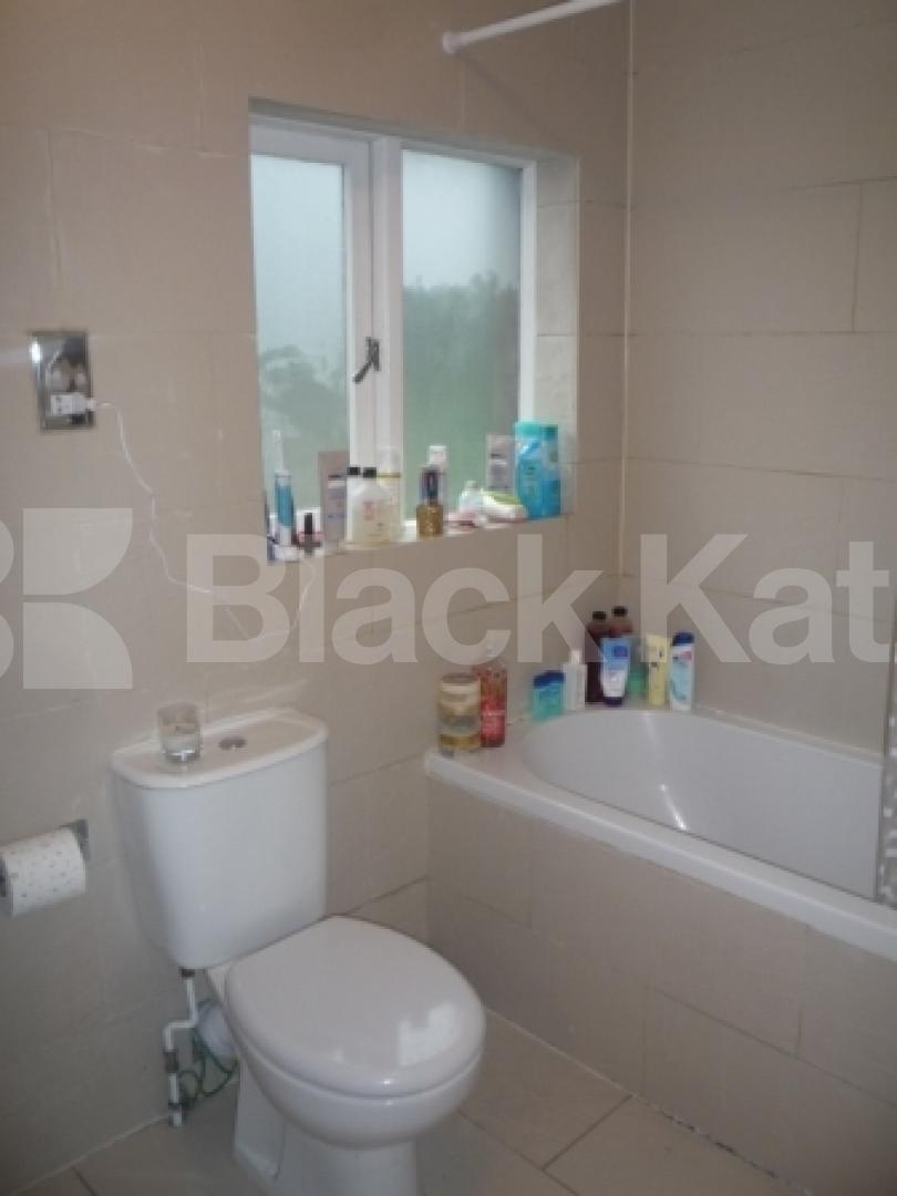 			LET, 2 Bedroom, 1 bath, 1 reception Flat			 Crouch Hill, CROUCH END N8