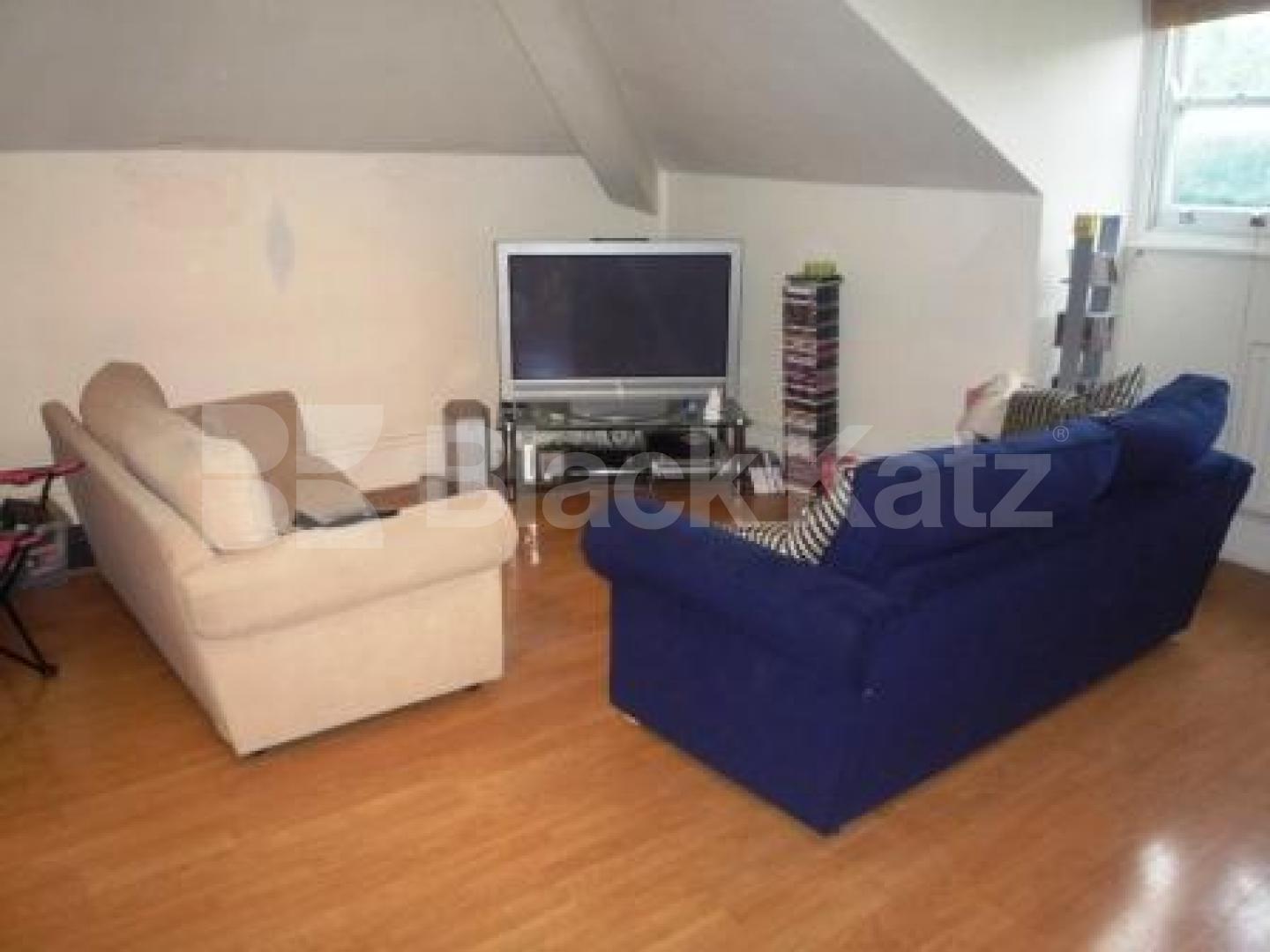 			LET, 2 Bedroom, 1 bath, 1 reception Flat			 Crouch Hill, CROUCH END N8