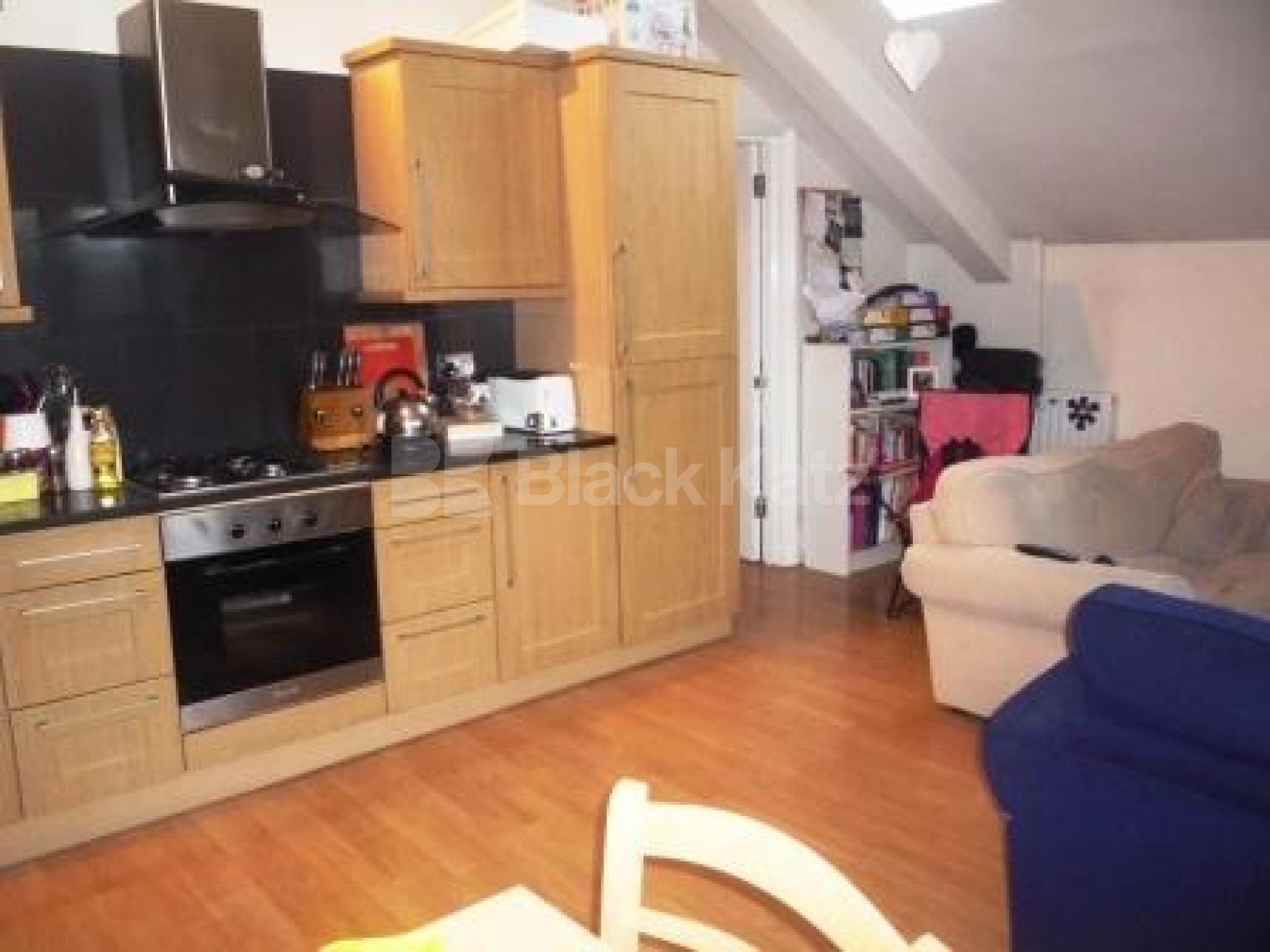 			LET, 2 Bedroom, 1 bath, 1 reception Flat			 Crouch Hill, CROUCH END N8 N8