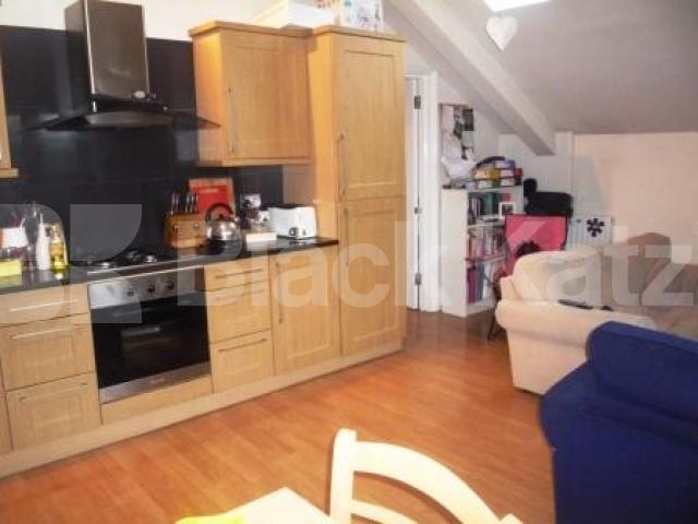 			LET, 2 Bedroom, 1 bath, 1 reception Flat			 Crouch Hill, CROUCH END N8