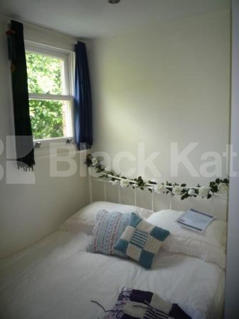 			2 Bedroom, 1 bath, 1 reception Flat			 Hillfield Avenue, CROUCH END