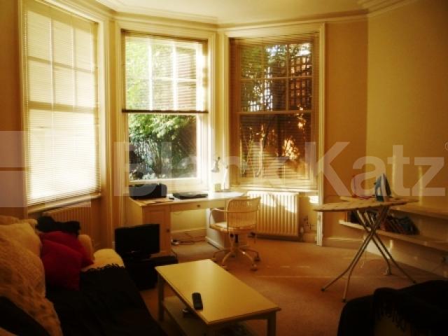 			LET, 1 Bedroom, 1 bath, 1 reception Flat			 Alexandra Park Road, MUSWELL HILL