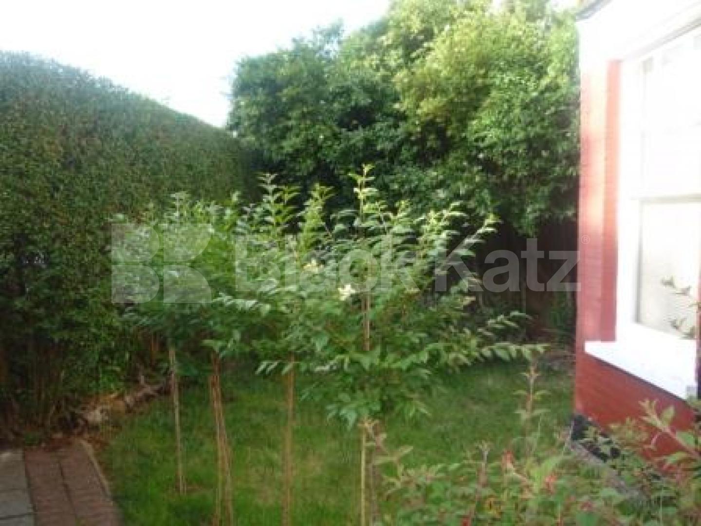 			LET, 1 Bedroom, 1 bath, 1 reception Flat			 Alexandra Park Road, MUSWELL HILL