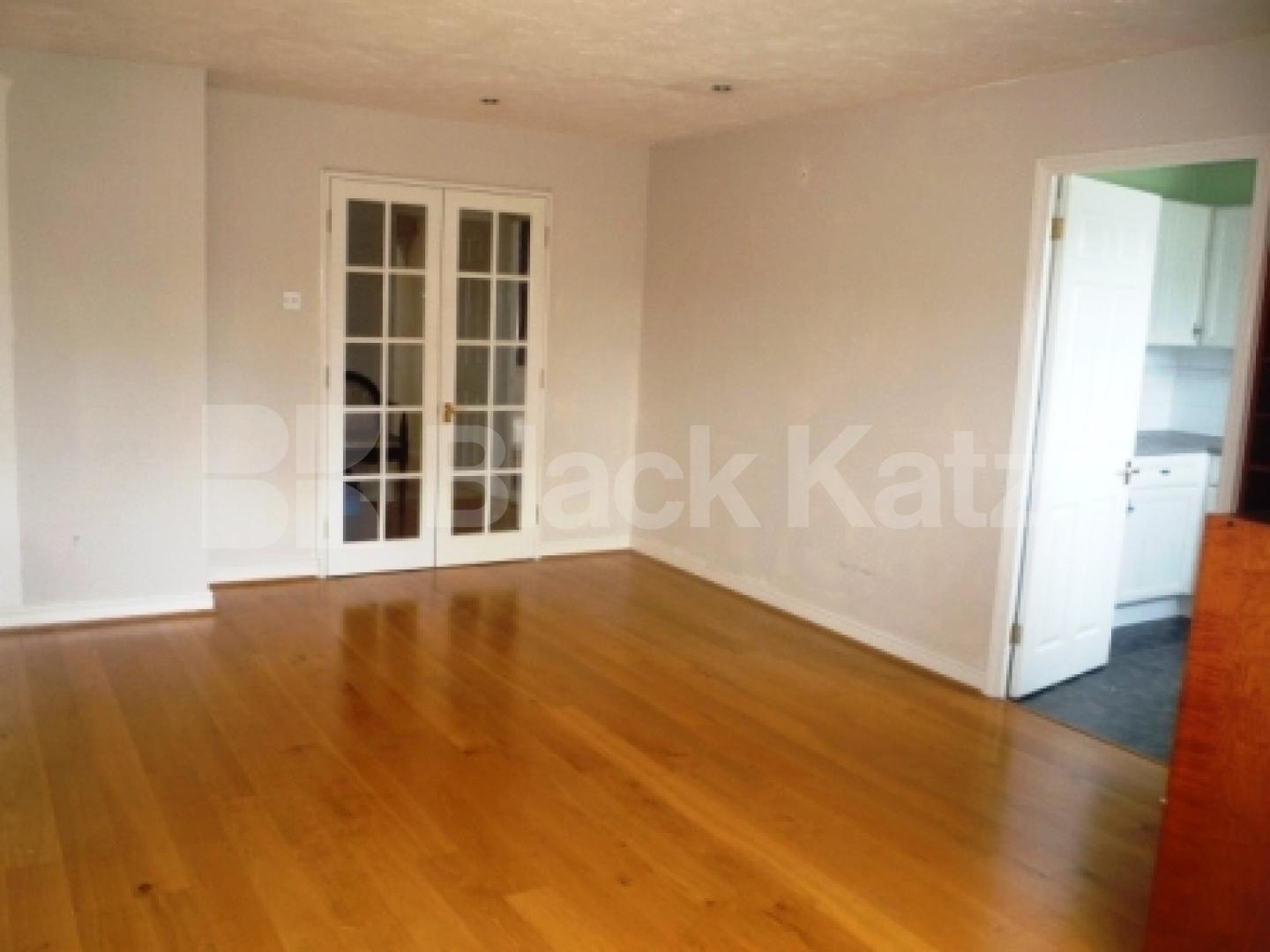 			2 Bedroom, 1 bath, 1 reception Apartment			 Lucas Gardens, EAST FINCHLEY