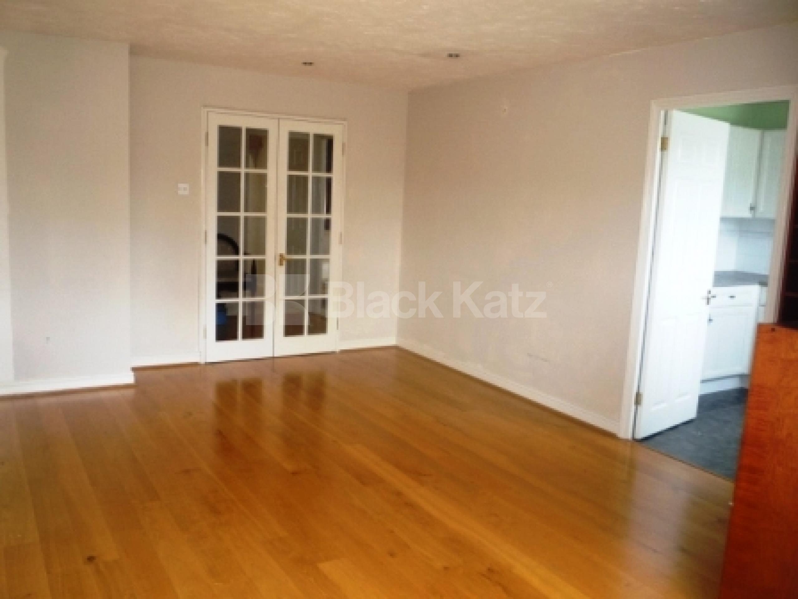 			2 Bedroom, 1 bath, 1 reception Apartment			 Lucas Gardens, EAST FINCHLEY N2