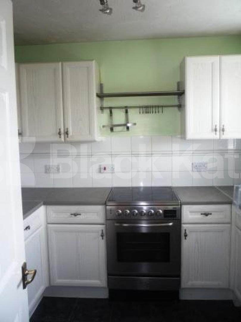 			2 Bedroom, 1 bath, 1 reception Apartment			 Lucas Gardens, EAST FINCHLEY