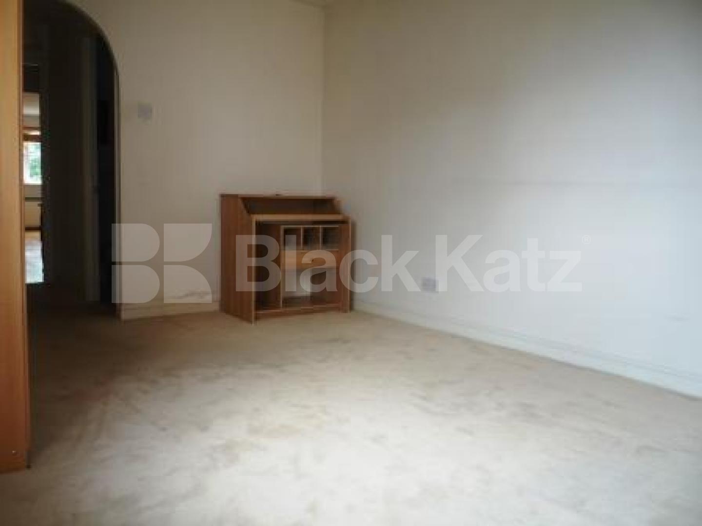 			2 Bedroom, 1 bath, 1 reception Apartment			 Lucas Gardens, EAST FINCHLEY