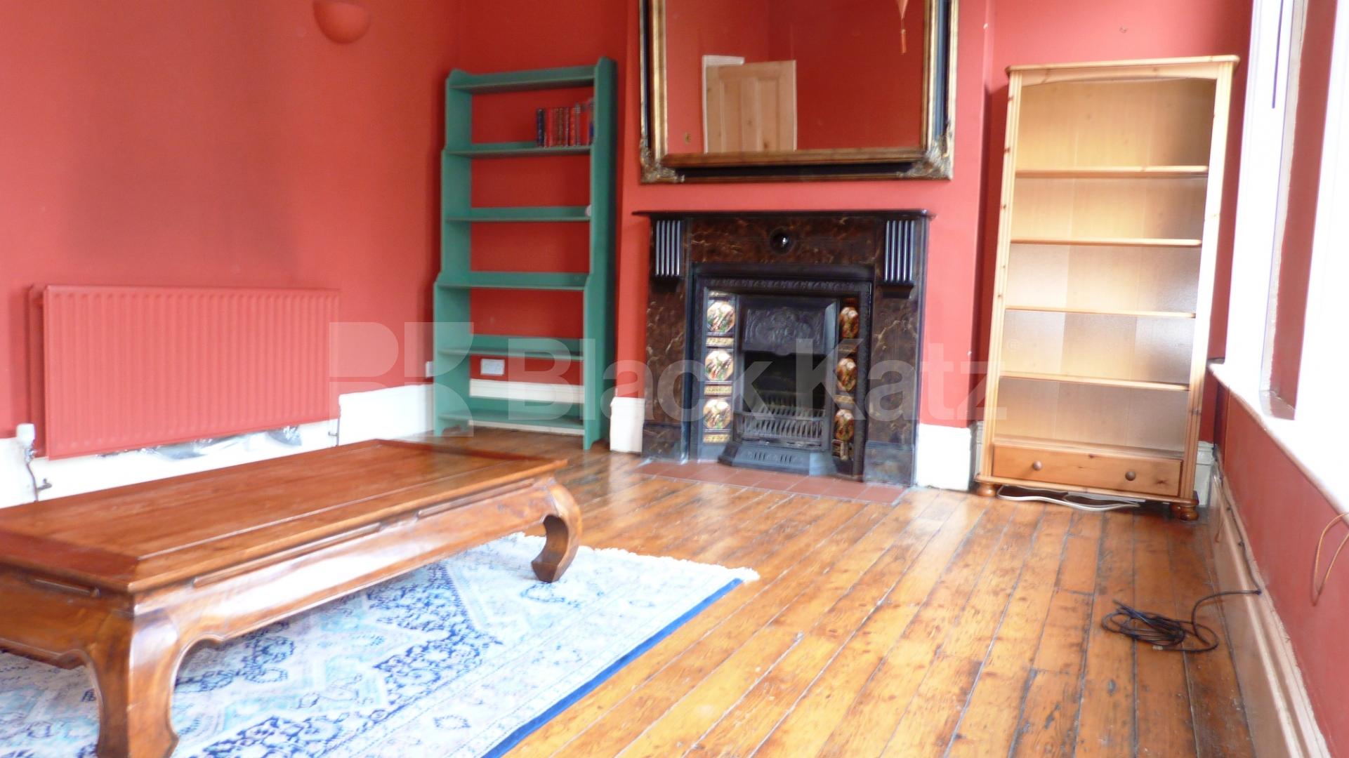 			1 Bedroom, 1 bath, 1 reception Flat			 Avenue Mews, Muswell Hill