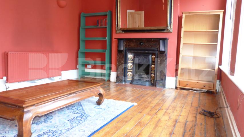 			1 Bedroom, 1 bath, 1 reception Flat			 Avenue Mews, Muswell Hill