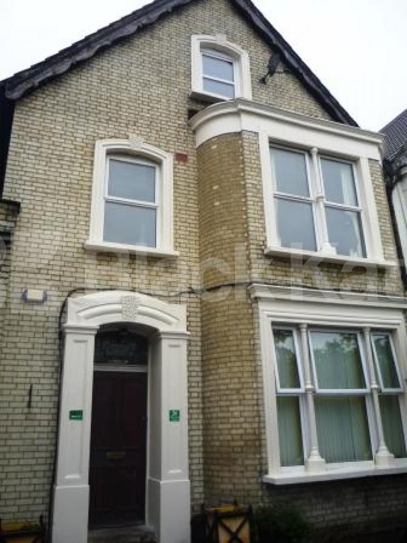 			1 Bedroom, 1 bath, 1 reception Flat			 Maidstone Road, Bounds Green
