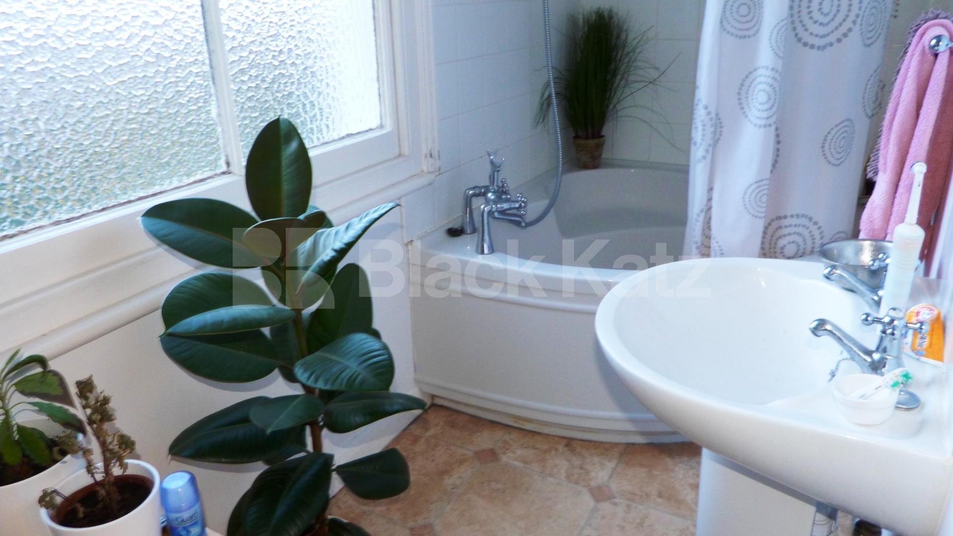 			2 Bedroom, 1 bath, 1 reception Flat			 Church Lane, CROUCH END