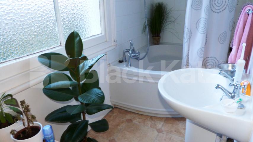 			2 Bedroom, 1 bath, 1 reception Flat			 Church Lane, CROUCH END