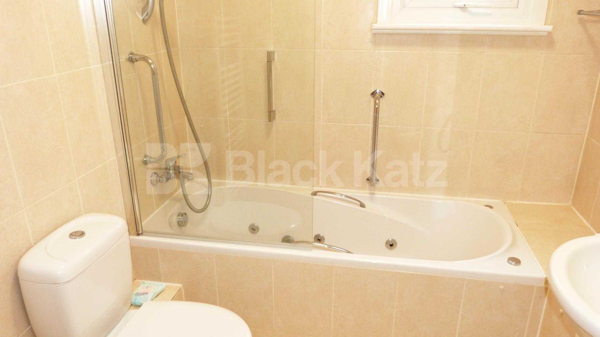 			2 Bedroom, 1 bath, 1 reception Flat			 Stanhope avenue, Finchley