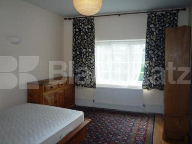 			Inclusive of Council Tax and Water!, 2 Bedroom, 1 bath, 1 reception Flat			 Park Road, CROUCH END