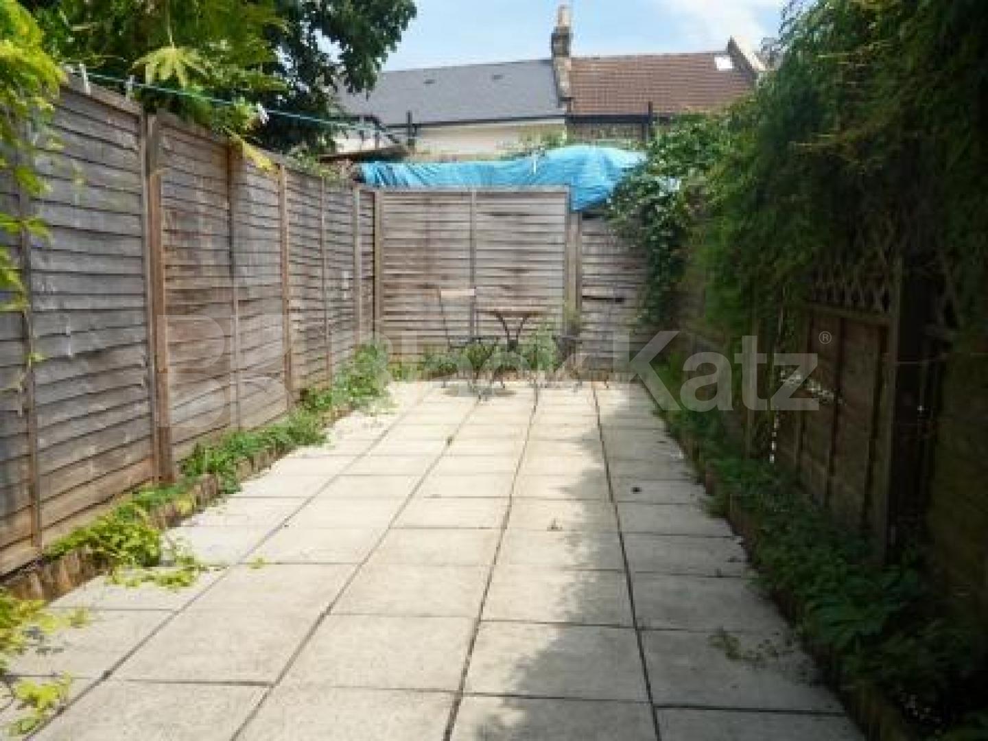 			Gorgeous 2 bed flat with patio, 2 Bedroom, 1 bath, 1 reception Ground Floor Flat			 Crescent Road, Alexandra Palace