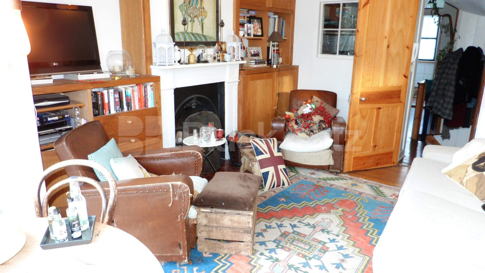 			A 3 bed Coach house in the heart of Hornsey, 3 Bedroom, 1 bath, 1 reception House			 Hornsey High Street, Hornsey