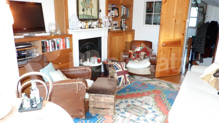 			A 3 bed Coach house in the heart of Hornsey, 3 Bedroom, 1 bath, 1 reception House			 Hornsey High Street, Hornsey