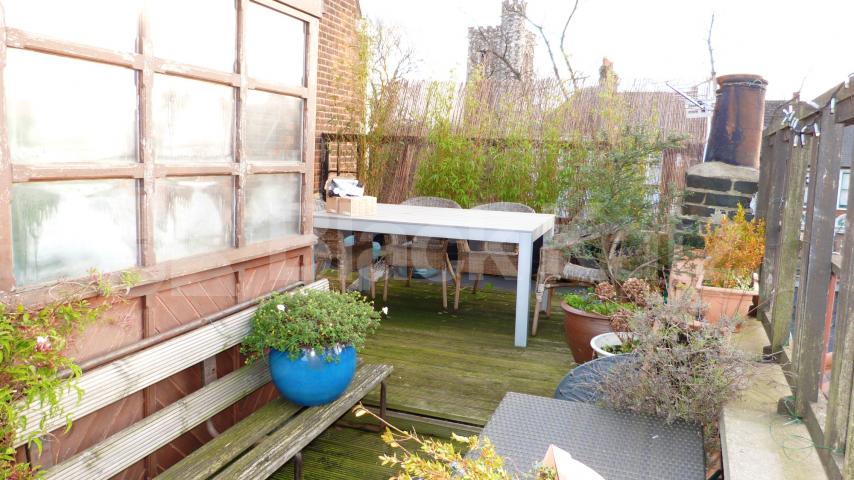 			A 3 bed Coach house in the heart of Hornsey, 3 Bedroom, 1 bath, 1 reception House			 Hornsey High Street, Hornsey