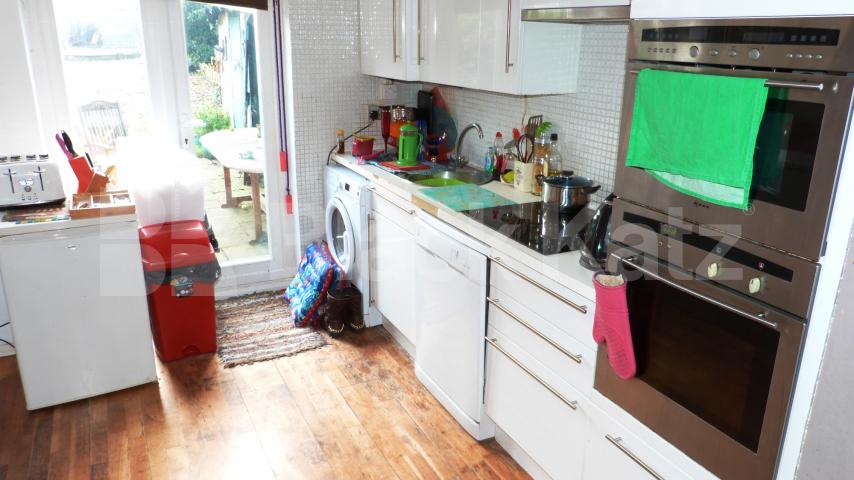 			Inclusive Of All Bills !, Studio Apartment, 1 bath, 1 reception Studio			 Hampden Road, Muswell Hill